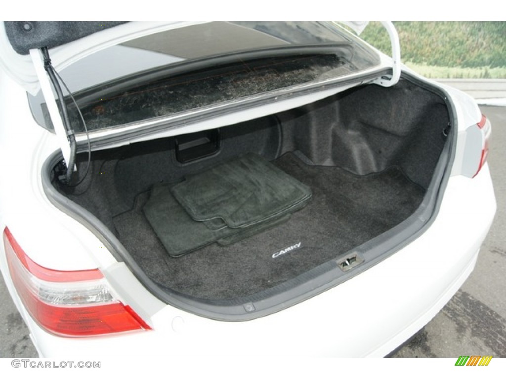 2008 Camry SE - Super White / Dark Charcoal photo #18