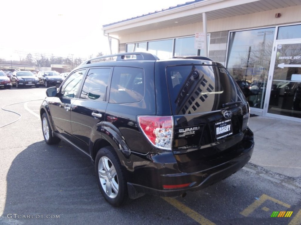 2009 Forester 2.5 X Premium - Obsidian Black Pearl / Platinum photo #5