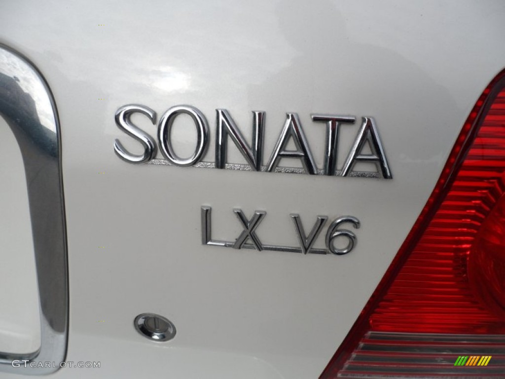 2002 Hyundai Sonata LX V6 Marks and Logos Photos