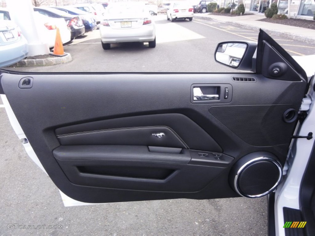 2011 Ford Mustang GT Premium Convertible Charcoal Black/Cashmere Door Panel Photo #60747068