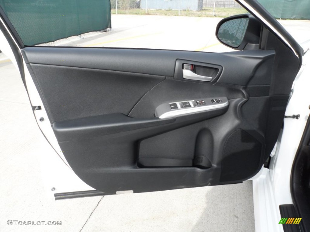 2012 Toyota Camry SE Black/Ash Door Panel Photo #60747080