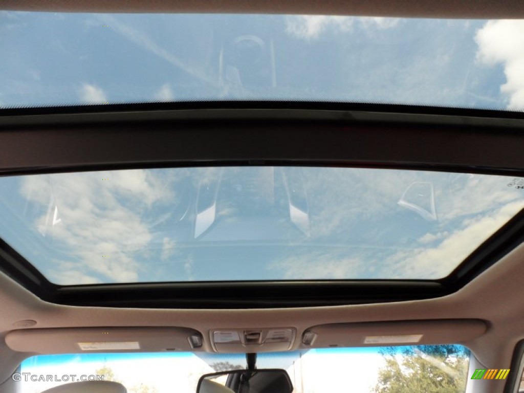 2012 Hyundai Veloster Standard Veloster Model Sunroof Photo #60748610