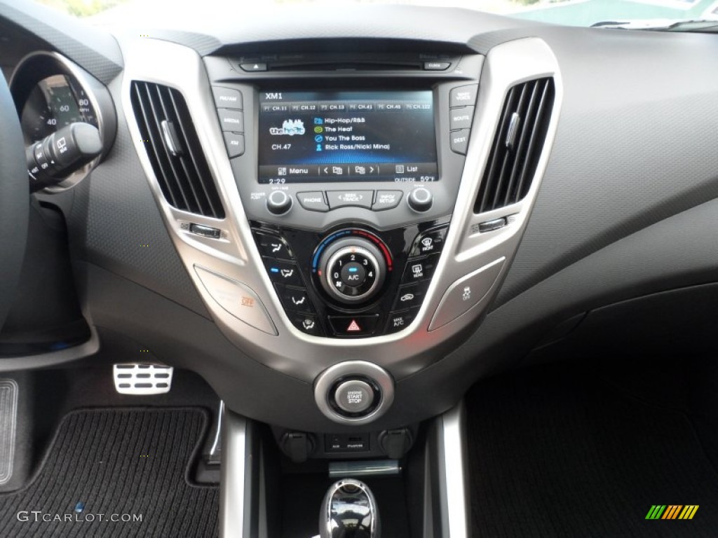 2012 Hyundai Veloster Standard Veloster Model Controls Photo #60748631