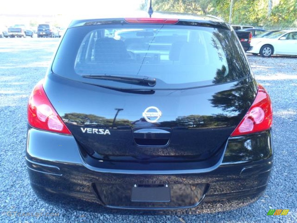 2012 Versa 1.8 S Hatchback - Super Black / Charcoal photo #4