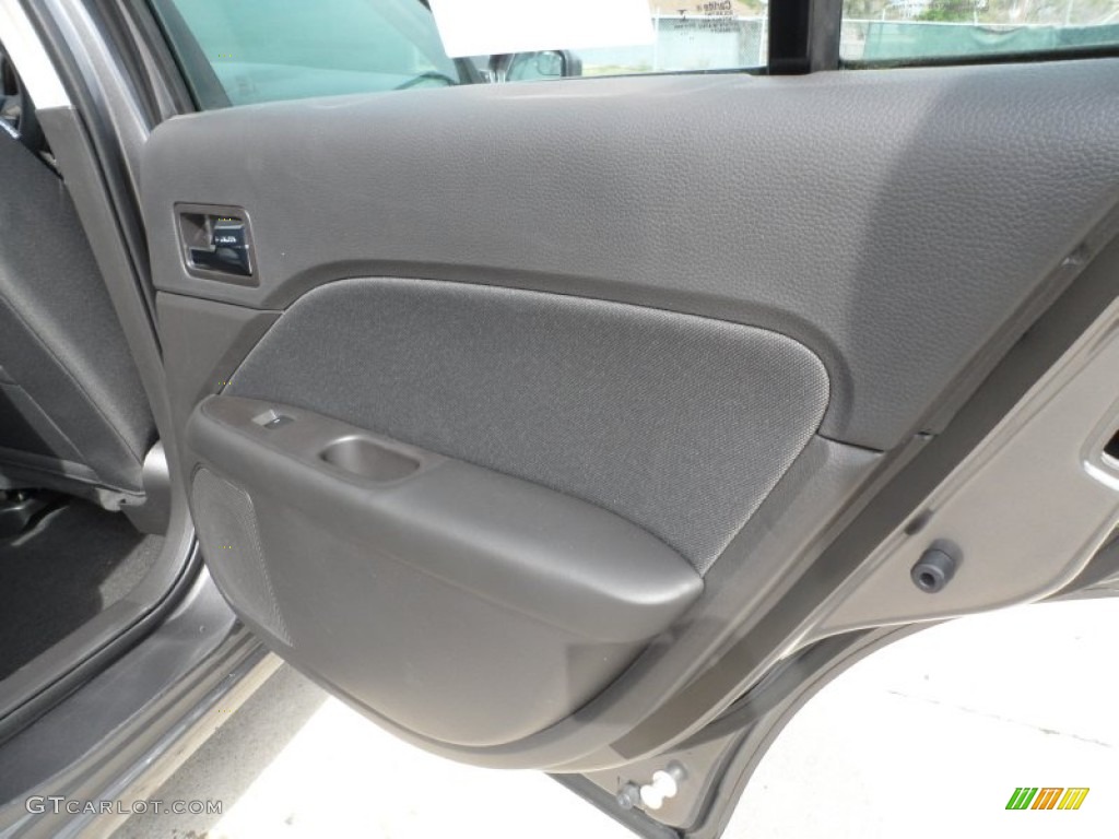 2012 Fusion SE V6 - Sterling Grey Metallic / Charcoal Black photo #24