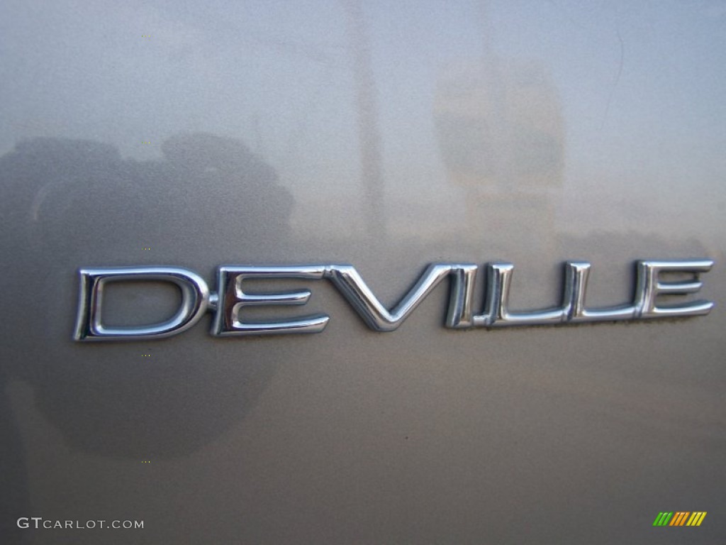 2004 DeVille Sedan - Cashmere / Cashmere photo #33