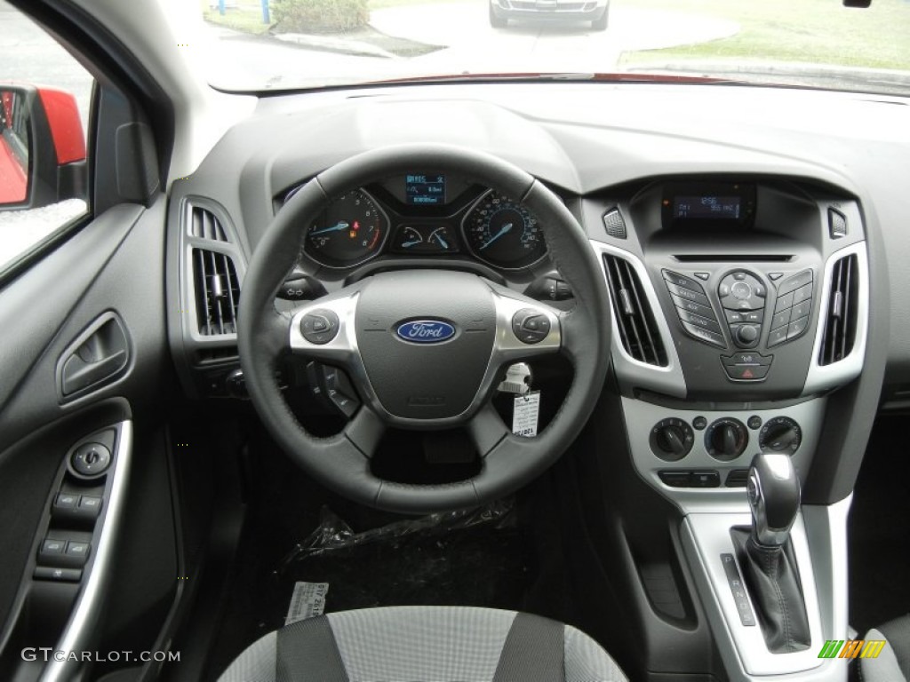2012 Ford Focus SE Sport Sedan Two-Tone Sport Dashboard Photo #60765062