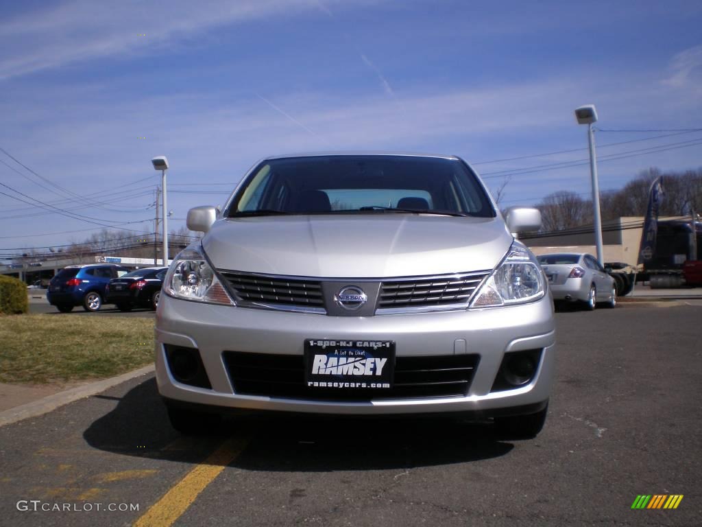 2007 Versa S - Brilliant Silver Metallic / Charcoal photo #2