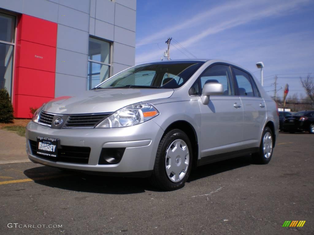 2007 Versa S - Brilliant Silver Metallic / Charcoal photo #3