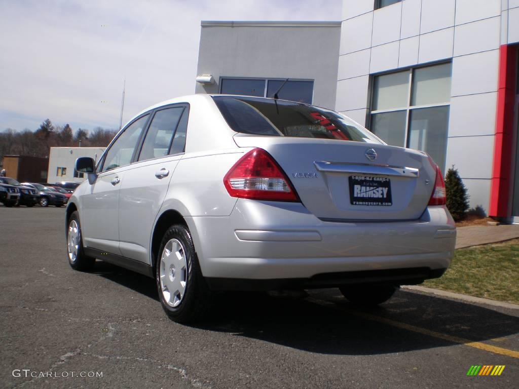 2007 Versa S - Brilliant Silver Metallic / Charcoal photo #5