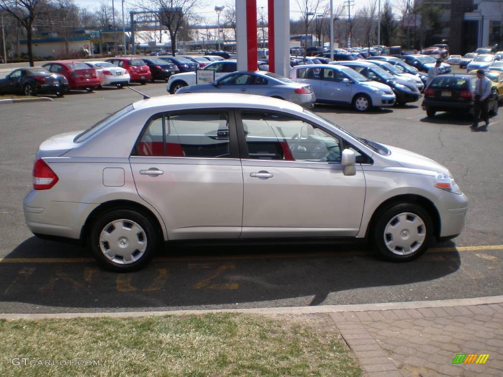 2007 Versa S - Brilliant Silver Metallic / Charcoal photo #8