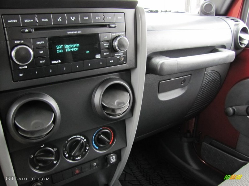2007 Jeep Wrangler Sahara 4x4 Controls Photo #60767649