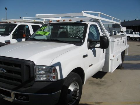 2007 Ford F350 Super Duty XL Regular Cab Dually Utility Truck Data, Info and Specs