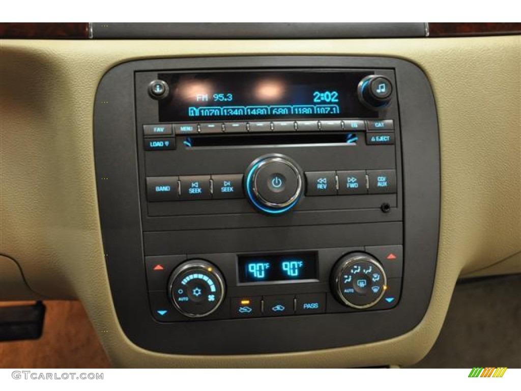 2008 Buick Lucerne CX Controls Photo #60773372