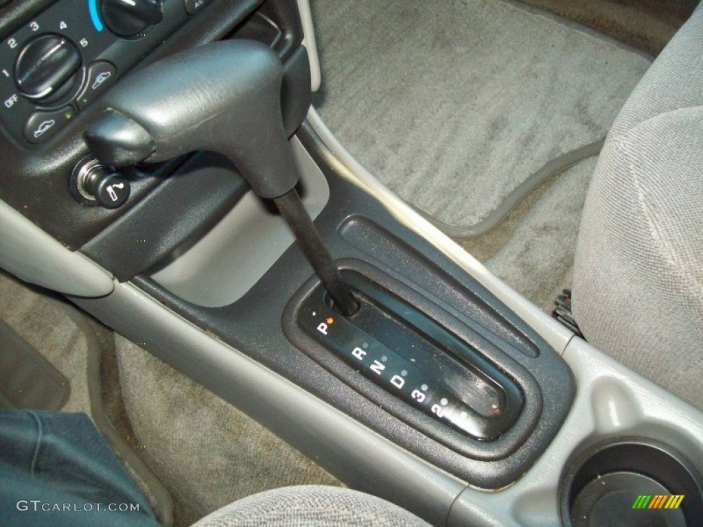 2001 Malibu Sedan - Monterey Maroon Metallic / Gray photo #24