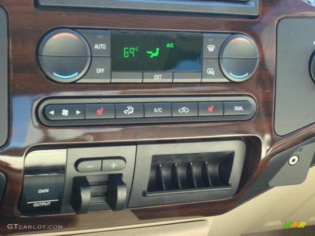 2008 Ford F350 Super Duty Lariat Crew Cab 4x4 Controls Photo #60776483