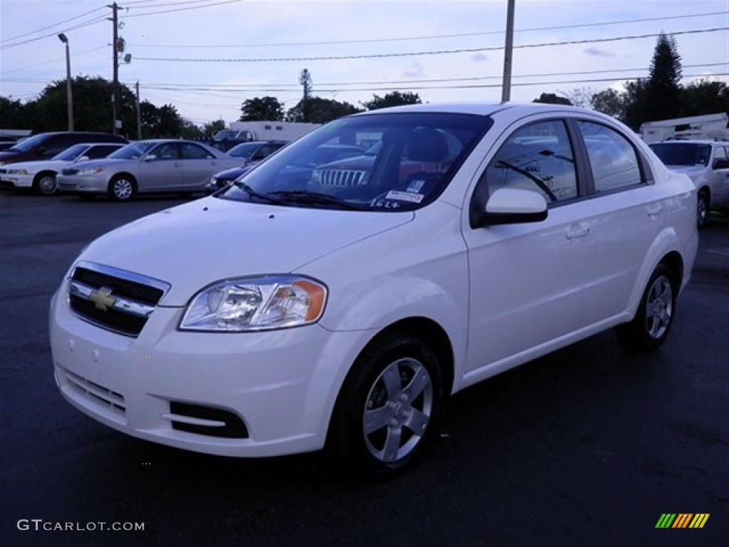 2010 Aveo LT Sedan - Summit White / Charcoal photo #5
