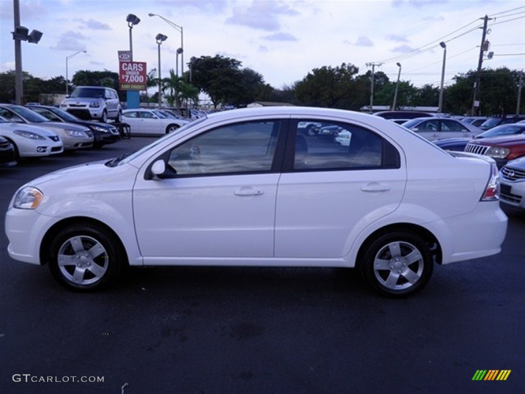 2010 Aveo LT Sedan - Summit White / Charcoal photo #6