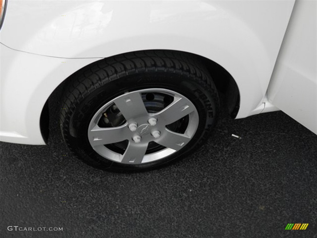 2010 Aveo LT Sedan - Summit White / Charcoal photo #21