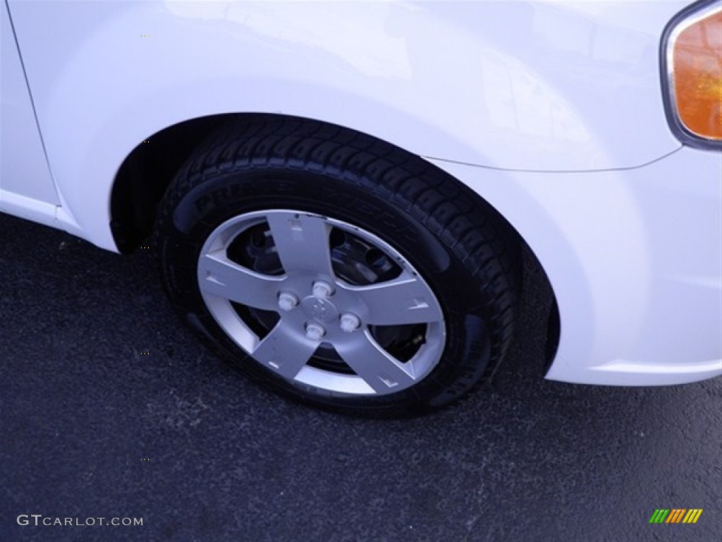 2010 Aveo LT Sedan - Summit White / Charcoal photo #22