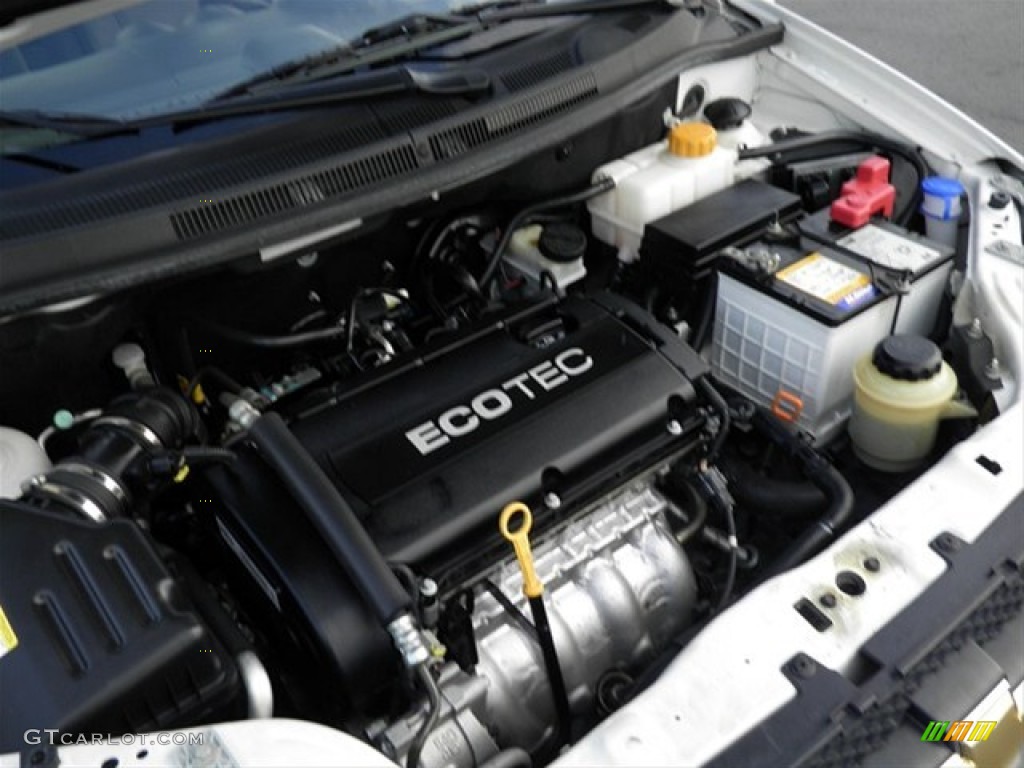 2010 Aveo LT Sedan - Summit White / Charcoal photo #25