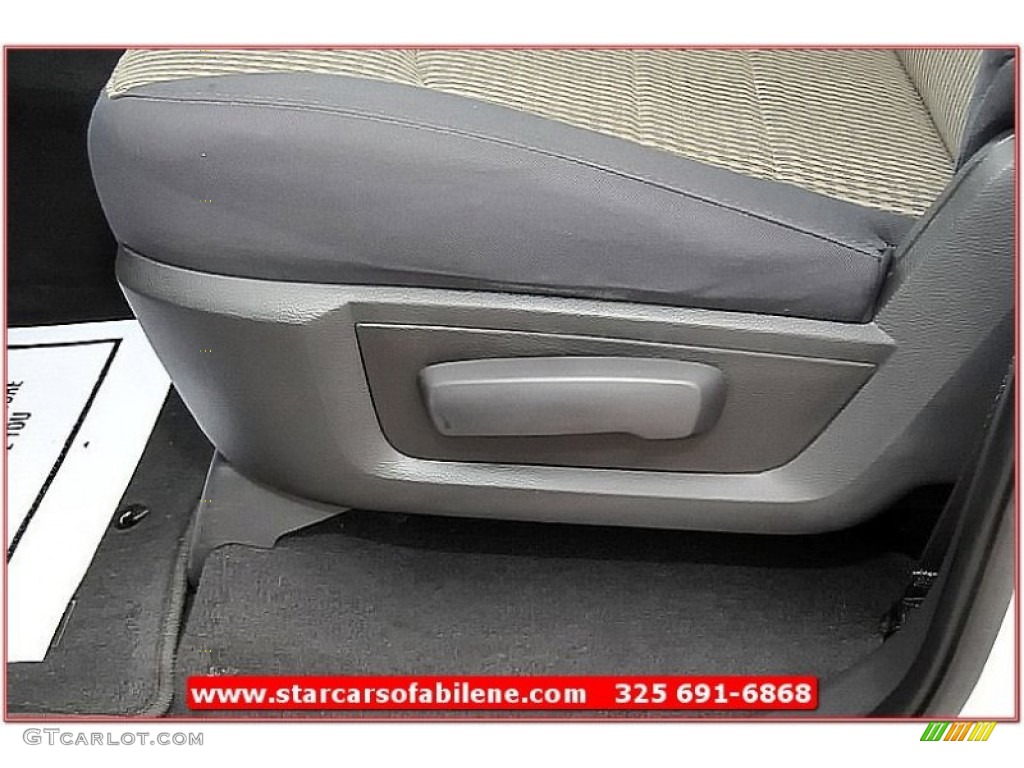 2010 Ram 1500 ST Quad Cab 4x4 - Stone White / Dark Slate/Medium Graystone photo #17
