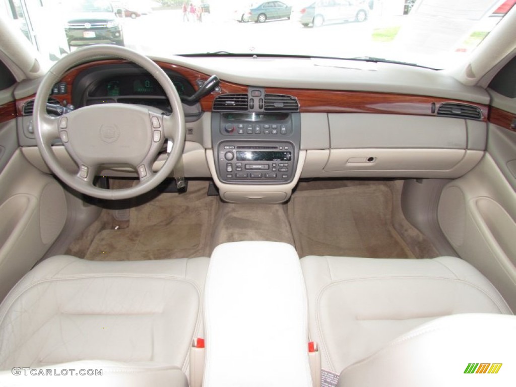2001 Cadillac DeVille Sedan Oatmeal Dashboard Photo #60785582