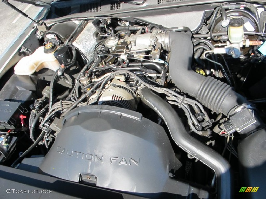 1997 Lincoln Town Car Signature 4.6 Liter SOHC 16-Valve V8 Engine Photo #60786269