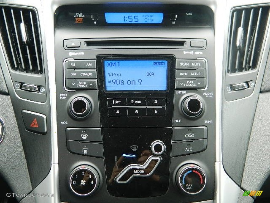 2011 Hyundai Sonata SE Controls Photo #60789821