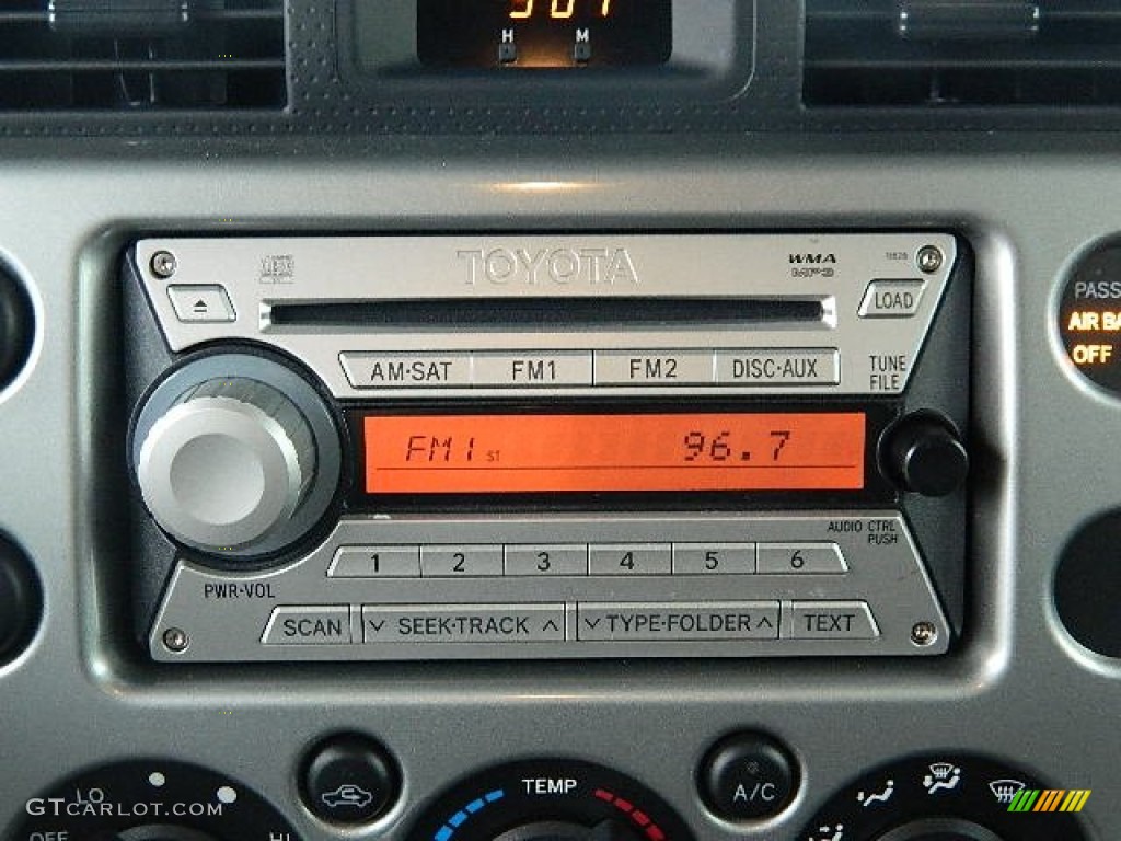 2010 Toyota FJ Cruiser 4WD Audio System Photo #60790337