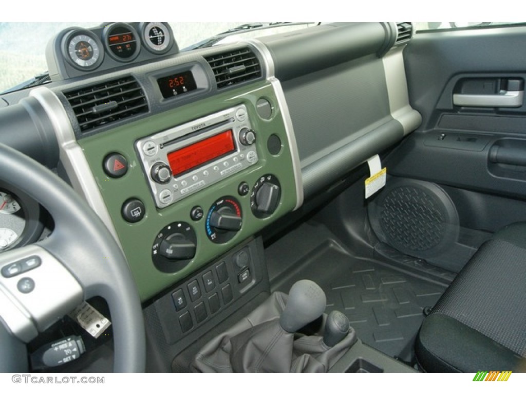 2012 Toyota FJ Cruiser 4WD Controls Photo #60797546
