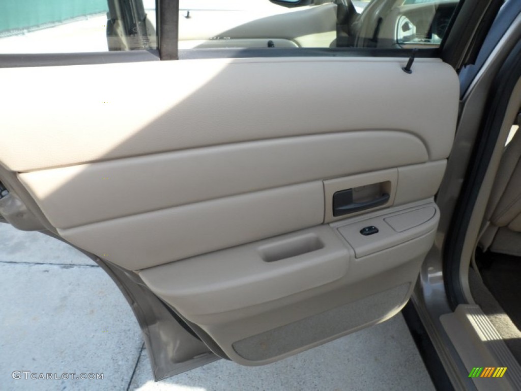 2005 Crown Victoria LX - Arizona Beige Metallic / Medium Parchment photo #26