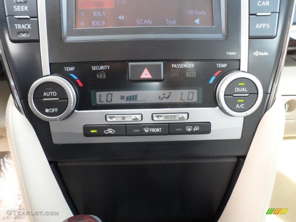 2012 Toyota Camry XLE V6 Controls Photo #60800615