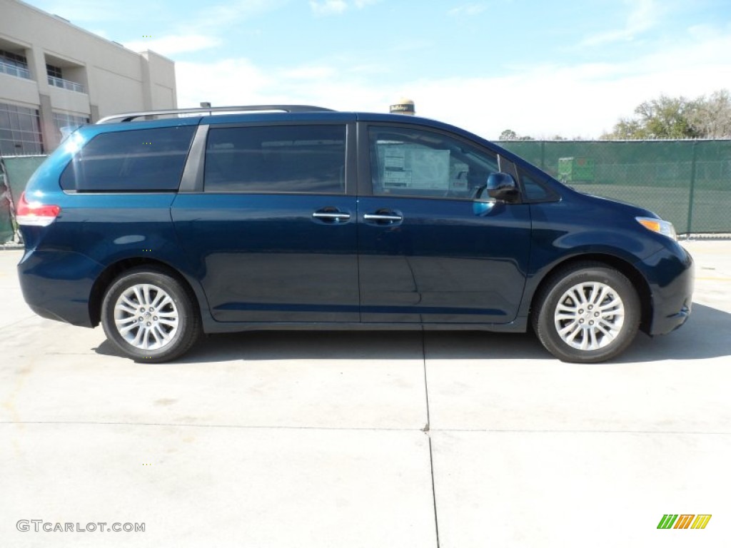 2012 Sienna XLE - South Pacific Pearl / Light Gray photo #2