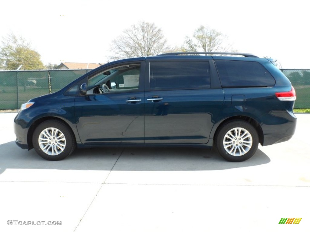 2012 Sienna XLE - South Pacific Pearl / Light Gray photo #6