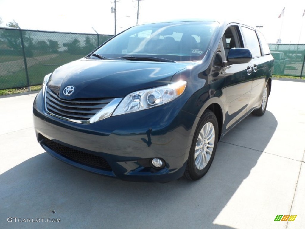 2012 Sienna XLE - South Pacific Pearl / Light Gray photo #7