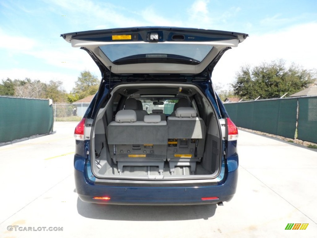 2012 Sienna XLE - South Pacific Pearl / Light Gray photo #19