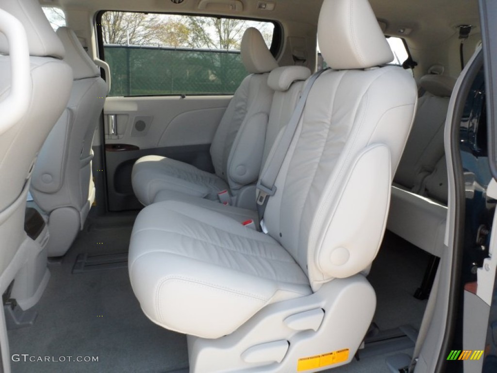 Light Gray Interior 2012 Toyota Sienna XLE Photo #60800705