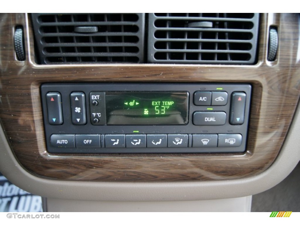 2002 Ford Explorer Eddie Bauer Controls Photo #60803555