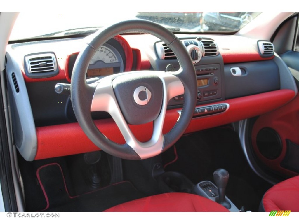 2009 Smart fortwo passion coupe Design Red Dashboard Photo #60808482