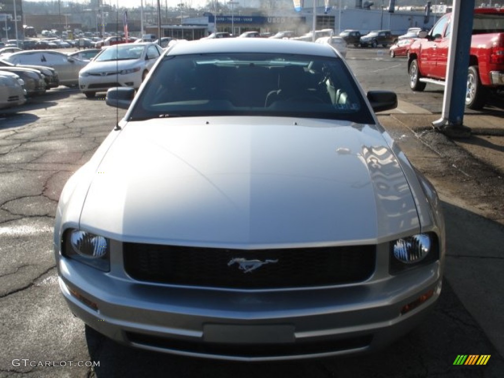 2009 Mustang V6 Coupe - Brilliant Silver Metallic / Dark Charcoal photo #3