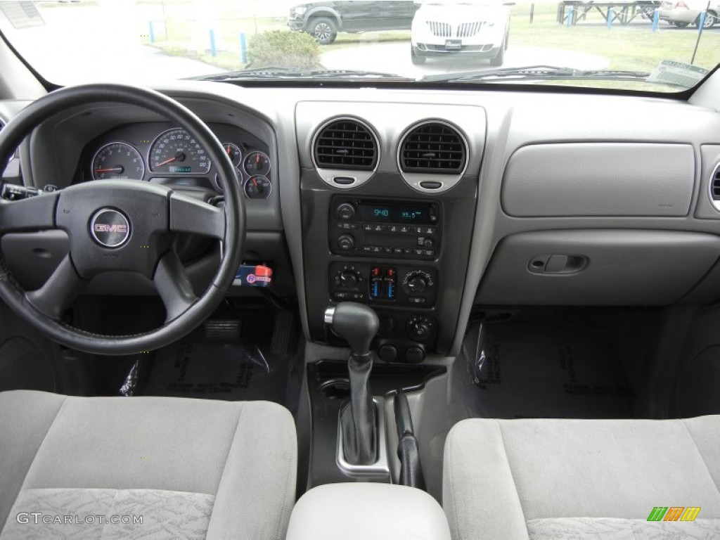 2005 GMC Envoy SLE Light Gray Dashboard Photo #60812352