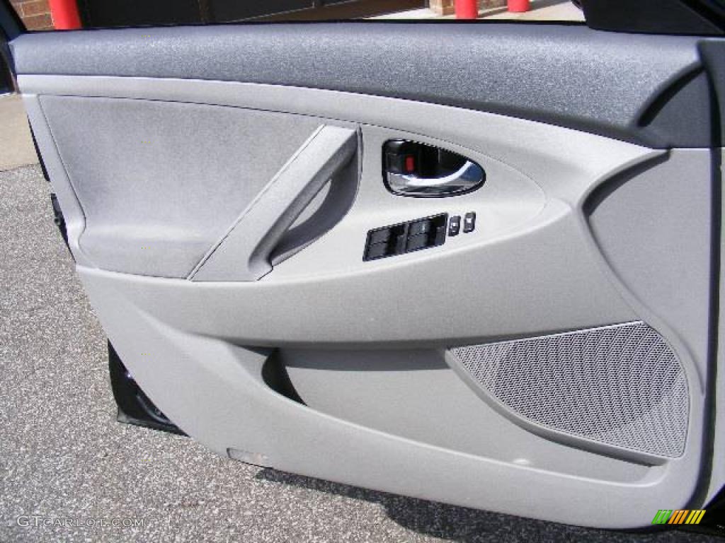 2007 Camry LE - Black / Ash photo #22