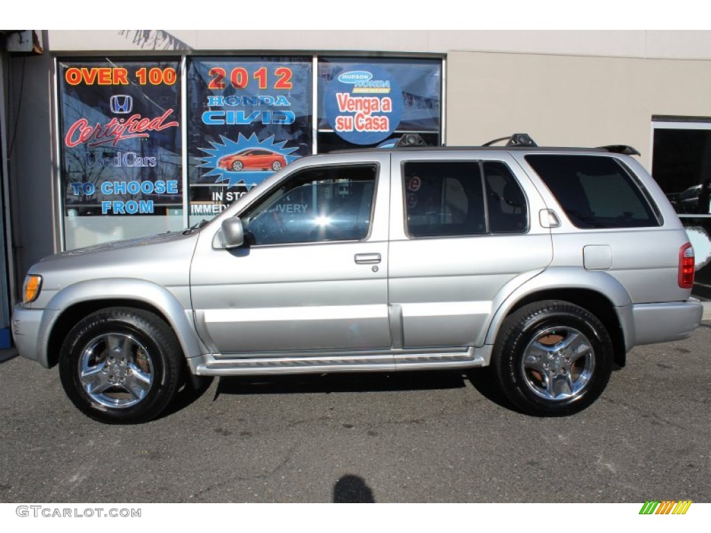2002 QX4 4x4 - Brilliant Silver Metallic / Graphite photo #3