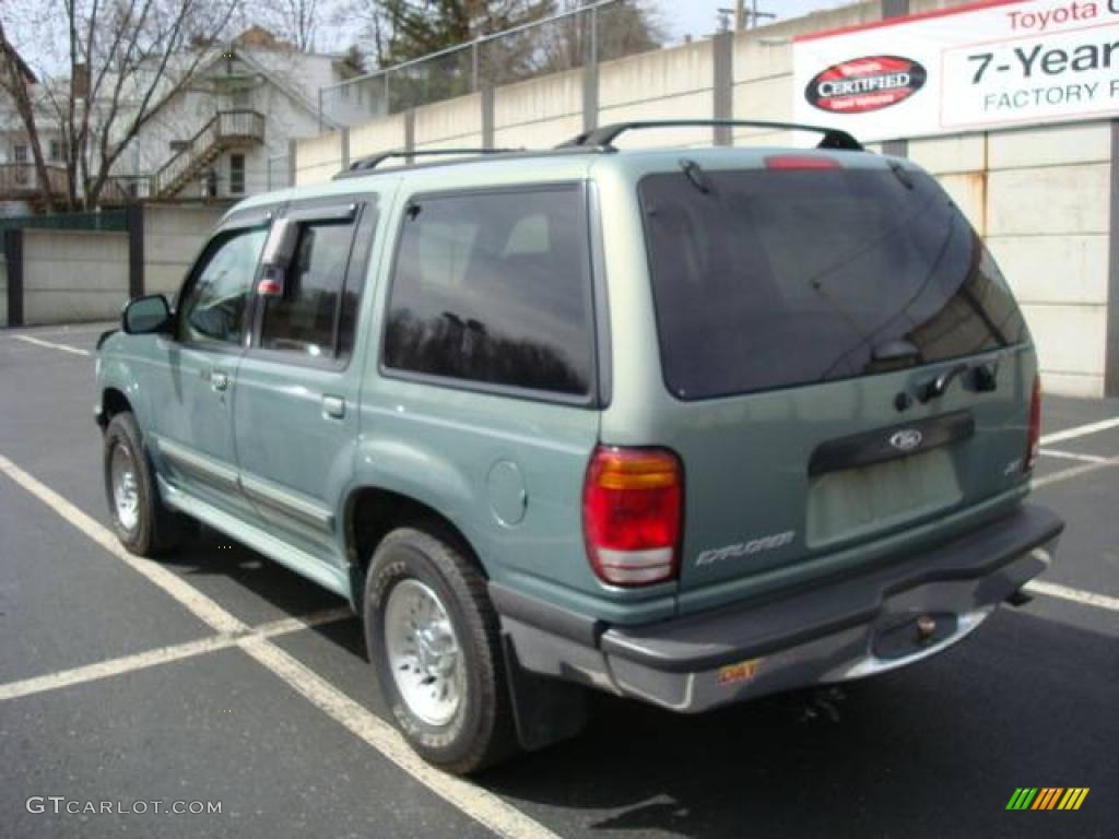 1998 Explorer XLT 4x4 - Evergreen Frost Metallic / Medium Prairie Tan photo #2