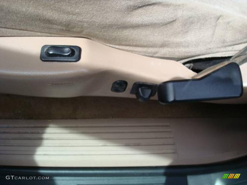 1998 Explorer XLT 4x4 - Evergreen Frost Metallic / Medium Prairie Tan photo #16