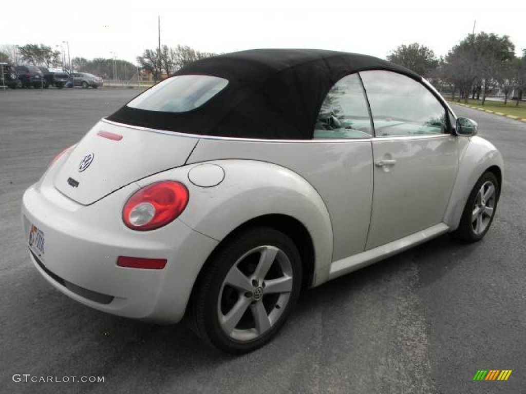 Campanella White 2007 Volkswagen New Beetle Triple White Convertible Exterior Photo #60825020