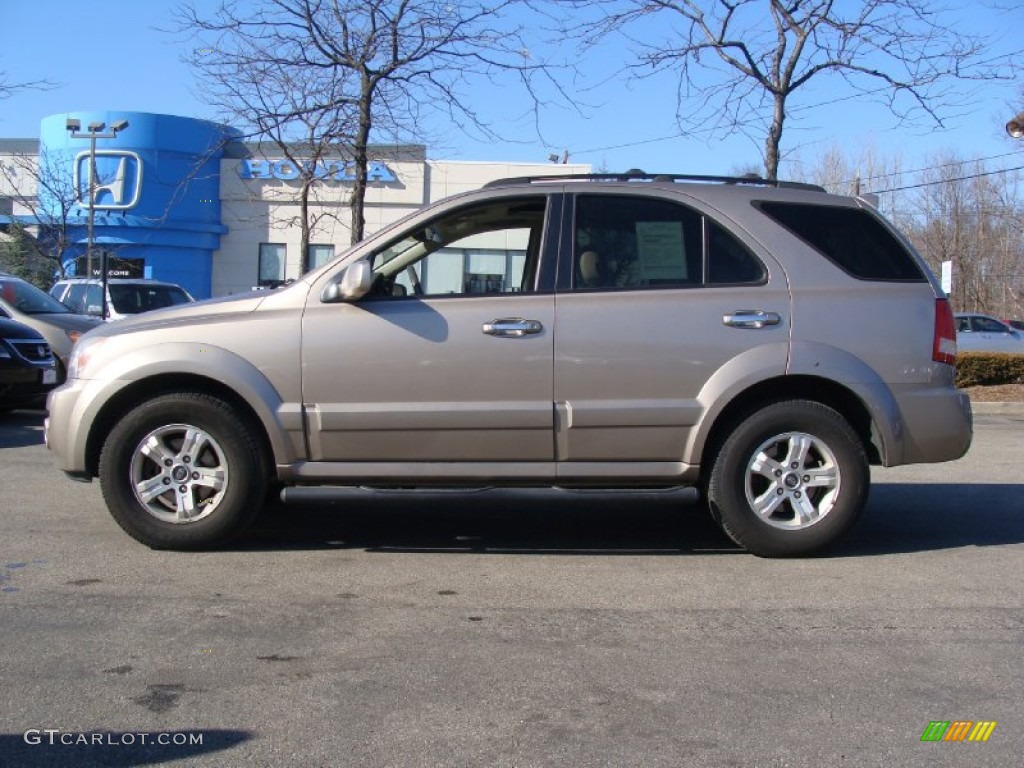 2005 Sorento EX 4WD - Sand Beige Metallic / Beige photo #1