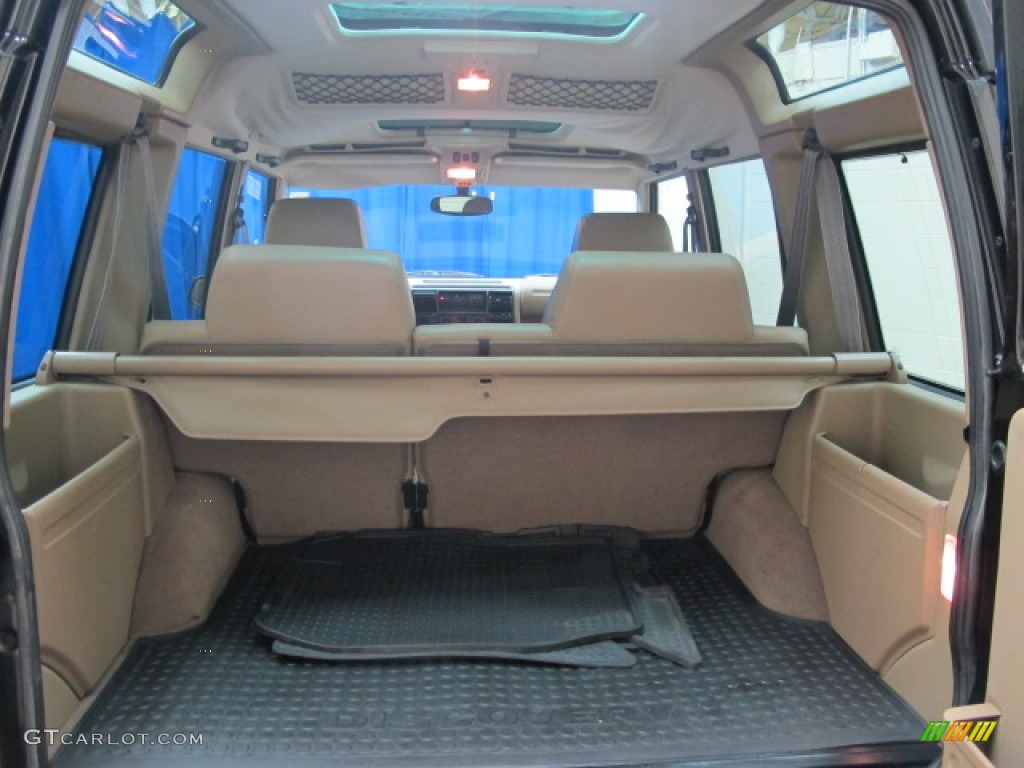 1997 Land Rover Discovery SE Trunk Photos