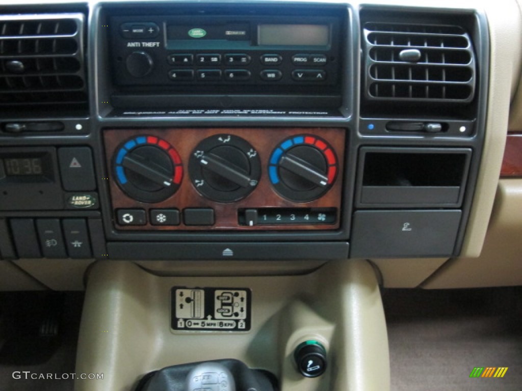 1997 Land Rover Discovery SE Controls Photo #60830957